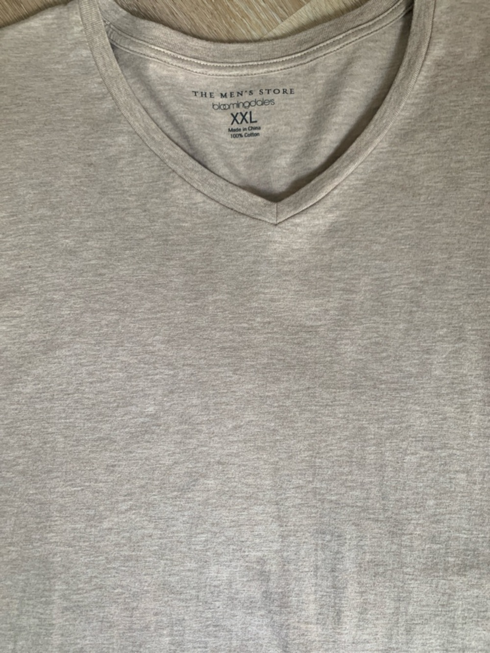 The Men's Store V-Neck Tee Bloomingdale’s BNWOT